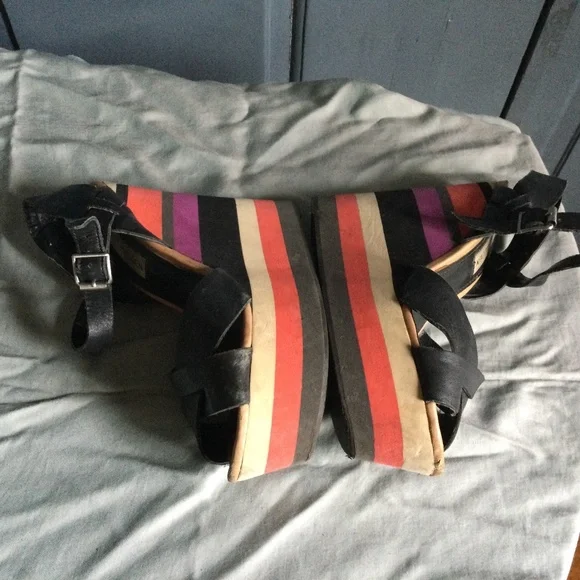 Steve Madden leather platform wedge sandals black with striped bottoms size 6m - Picture 5 of 11